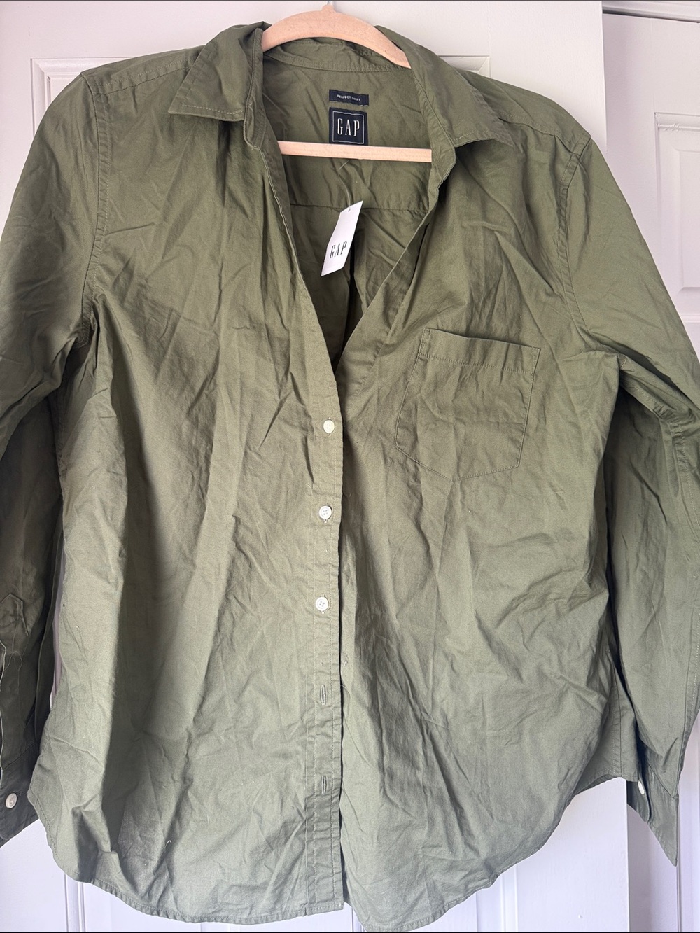 GAP Olive Button-Up Shirt in Military Green